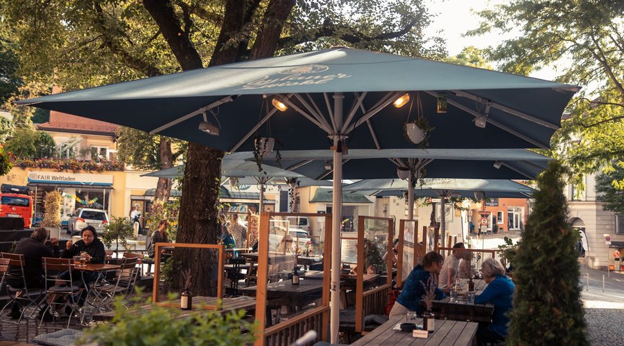Unser Biergarten ist für euch geöffnet! Mitten in der Dachauer Altstadt. 