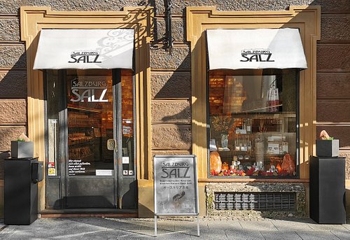 tourist shop salzburg