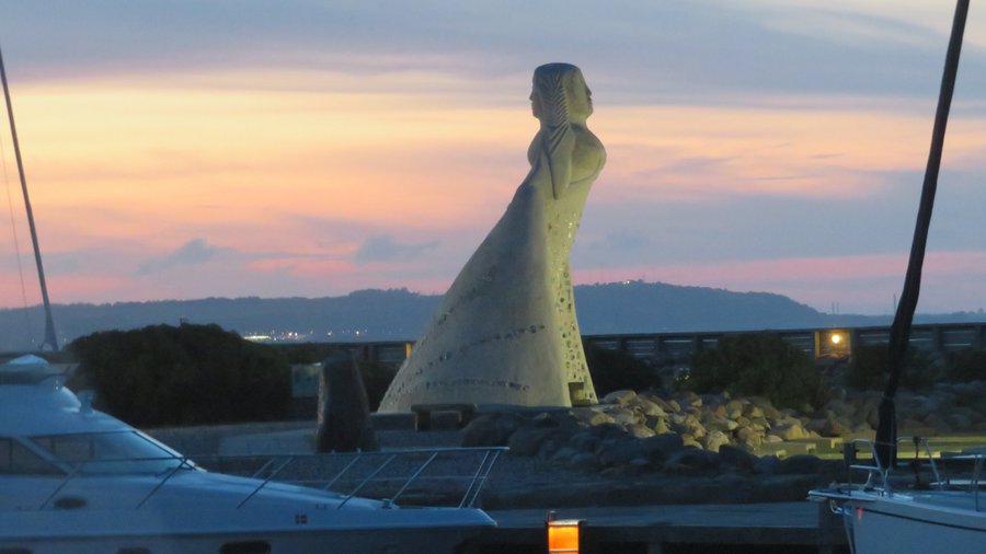 Skulptur med 2 ansikter