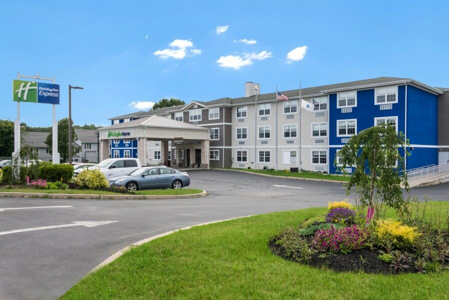 HOLIDAY INN EXPRESS PLYMOUTH, AN IHG HOTEL $122 ($̶1̶3̶6̶) - Updated ...