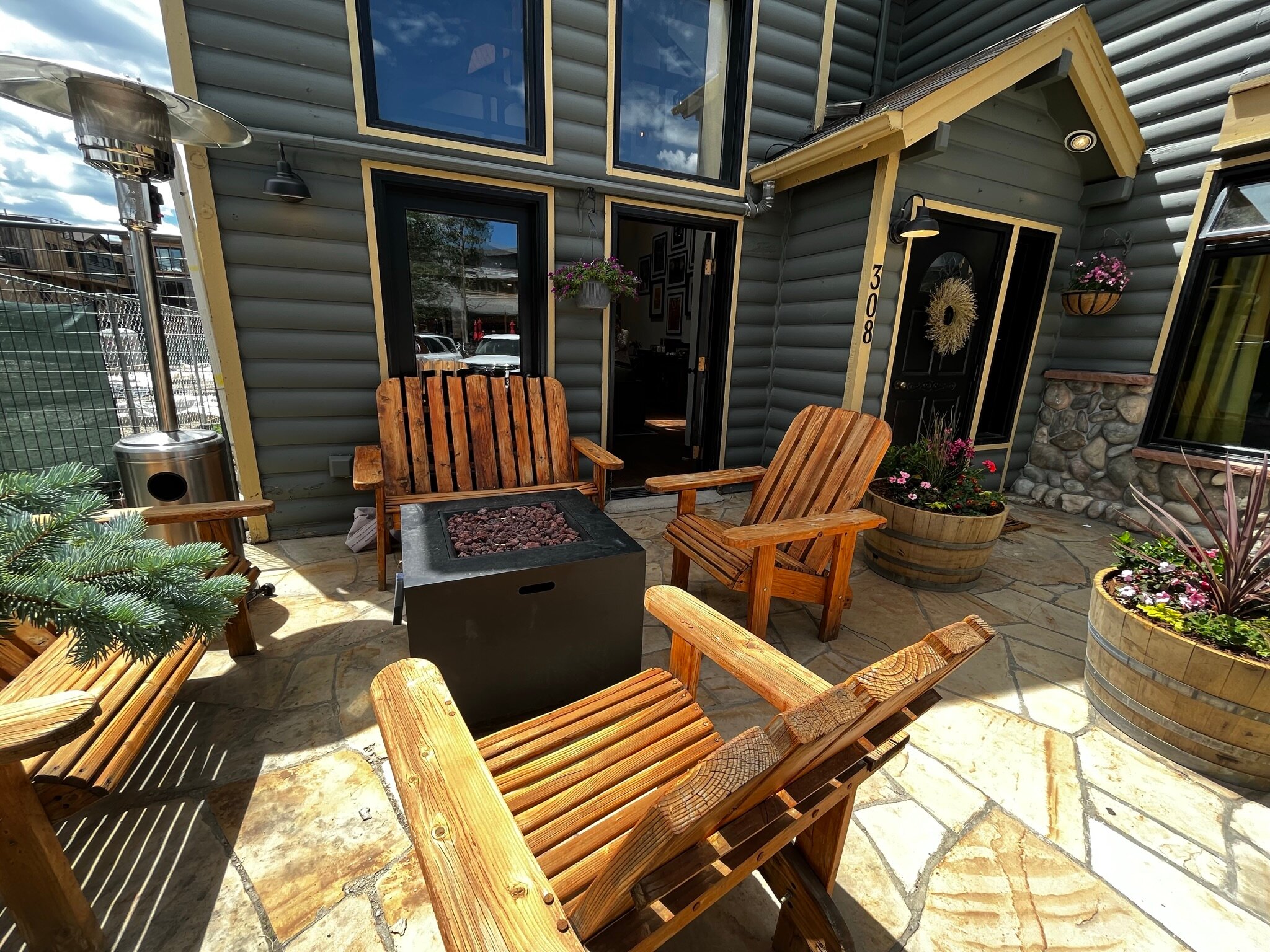 HOTEL FRISCO COLORADO Updated 2024 Prices Reviews   Front Patio With Fire 