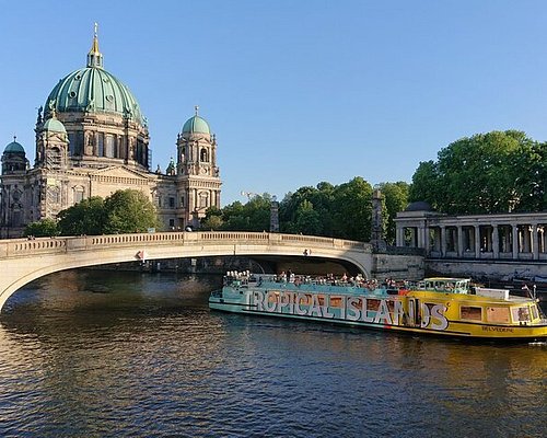 tourist boat berlin