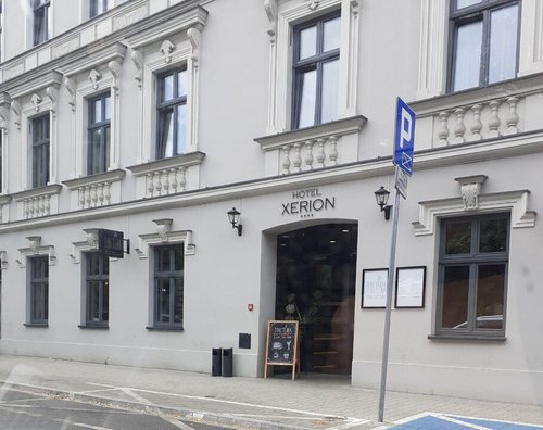 xerion hotel krakow to auschwitz