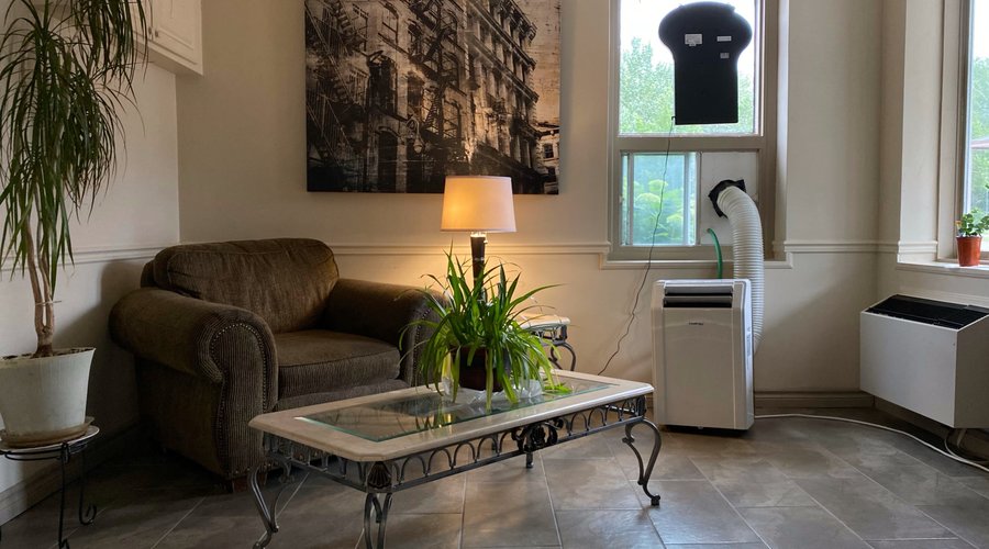 The lobby at the Fort Nashwaak Motel features a comfortable sitting area, a coffee facility, an ATM/cash machine, WiFi, and the Front Desk, ready and delighted to welcome you.