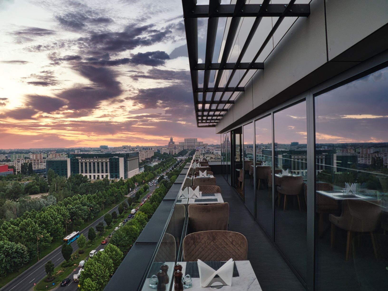 DIE 10 BESTEN Restaurants In Bukarest 2024 Mit Bildern   Amethyst Sky Bar 