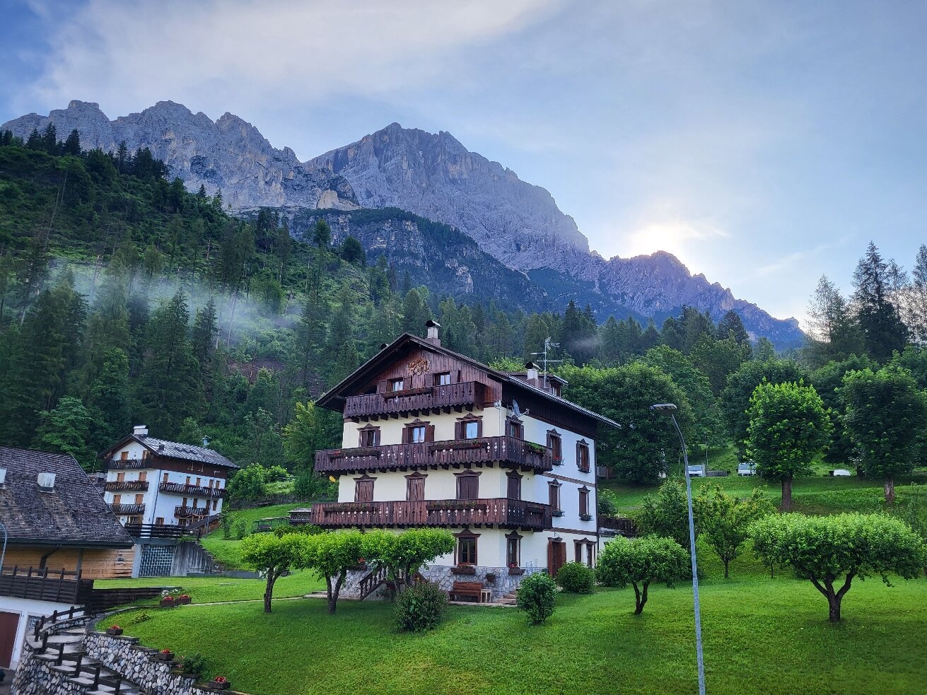 ANTELAO DOLOMITI MOUNTAIN RESORT HK$1,023 (H̶K̶$̶1̶,̶0̶7̶8̶) - Prices ...