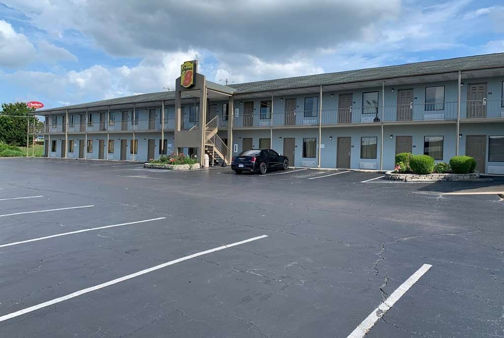 SUPER 8 BY WYNDHAM JACKSON - Updated 2024 Prices & Motel Reviews (TN)