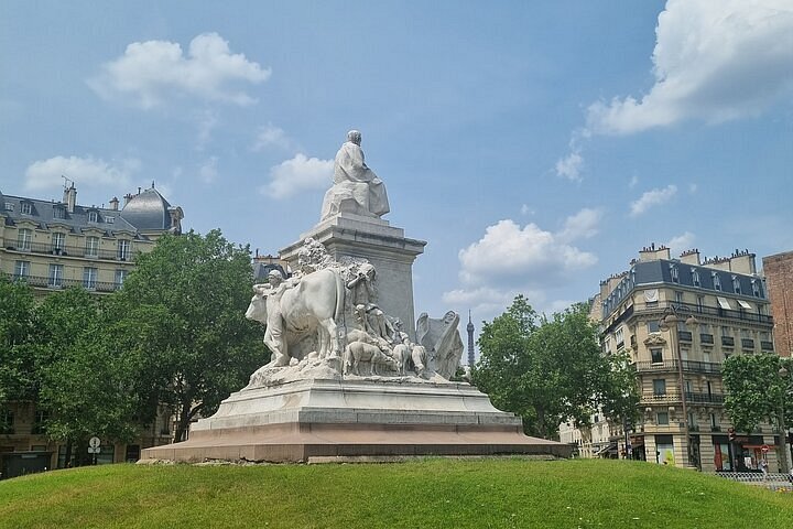 2024 Private and secret tour of the 7th arrondissement of Paris