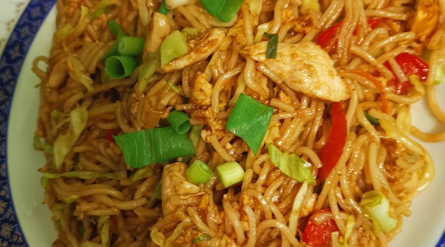 Classic veg hakka noodles 😍
