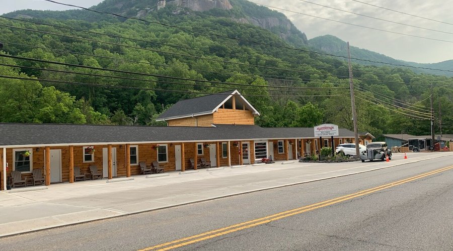 The Carter Lodge - Hotels in Chimney Rock NC
