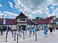 Photos at Woodbury Common Premium Outlets - 401 tips from 55056 visitors