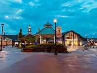 Is Woodbury Common Worth Visiting? A Detailed Look At This Famous Outlet  Mall - Own Your Own Future