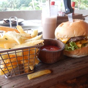 Amazing Beef Burger.
99,000 Rup Plus Tax