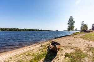 Basseng og strand