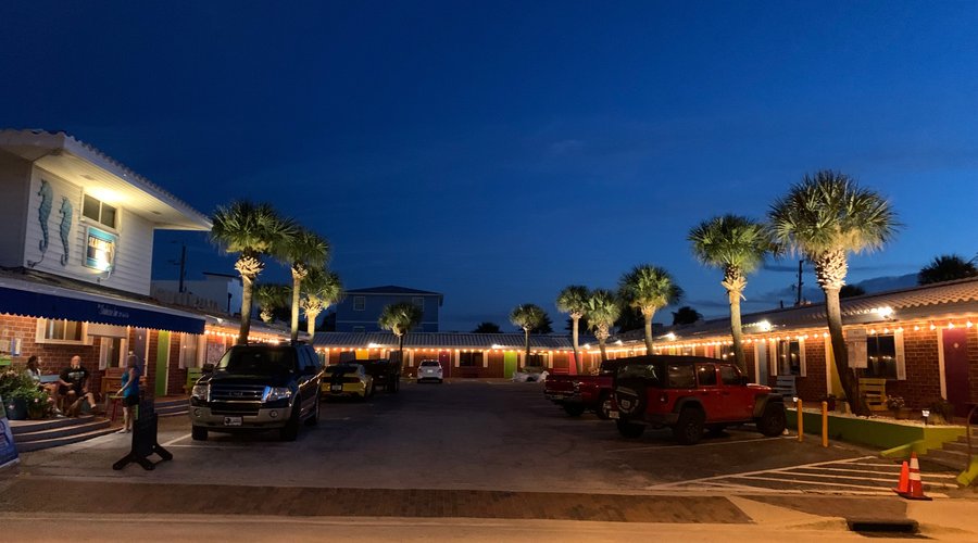 Directly on Flagler Avenue and convenient to restaurants, bars, convenience stores, shopping and the beach!