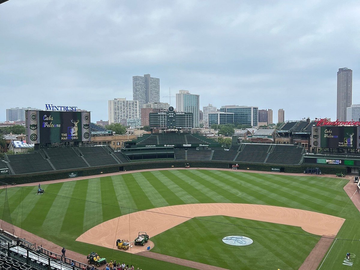 Historic Wrigley Field Stadium Tour, Home of the Chicago Cubs!