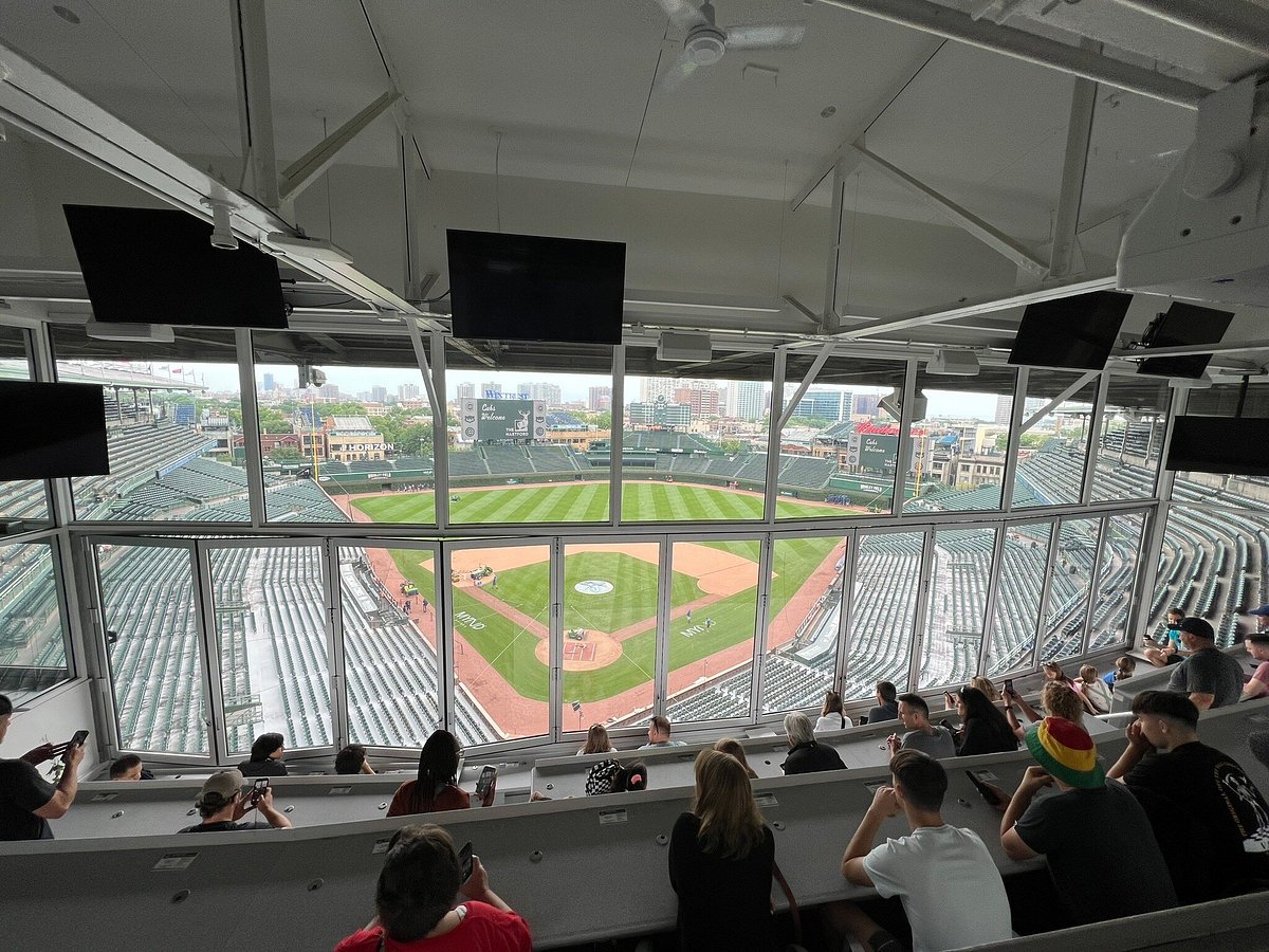 Wrigley Field in Chicago - Take a Tour of a Historic Major League Baseball  Stadium – Go Guides