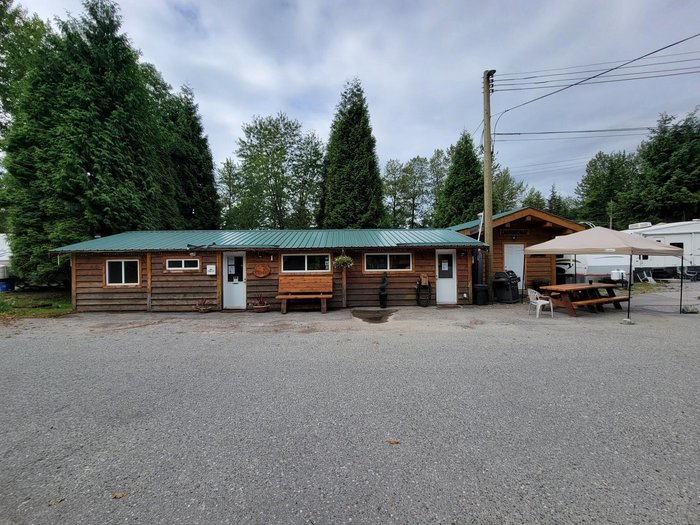 KITIMAT LODGE - Prices & Reviews (British Columbia)