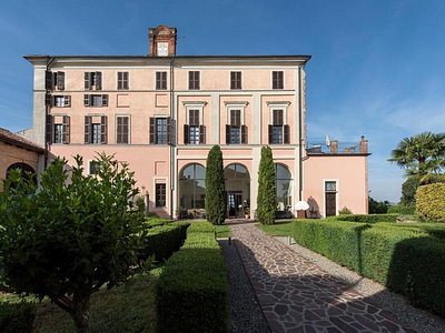 si puo' bere, anzi sgorga limpida e fresca, e' buona da bere - Photo de  Santuario della Beata Vergine del Portone, Asti - Tripadvisor