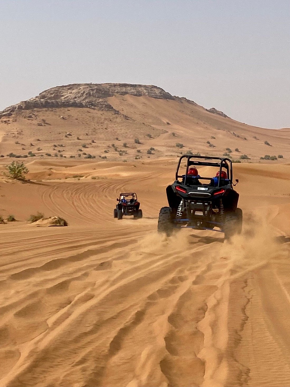 لرحلة في صحراء دبي في سيارة باجي 4x4 (2 مقعد) ذاتية القيادة