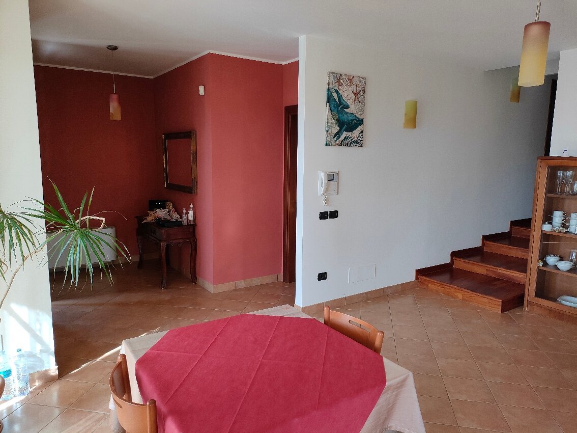 B&B LE TRE ROSE - Prices & Hotel Reviews (Tollo, Italy)