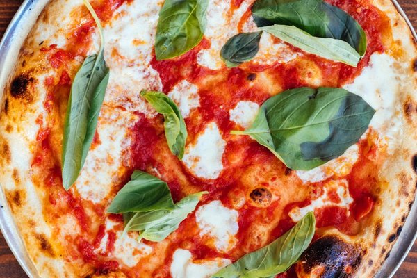 Authentic Italian Pizza and Dining