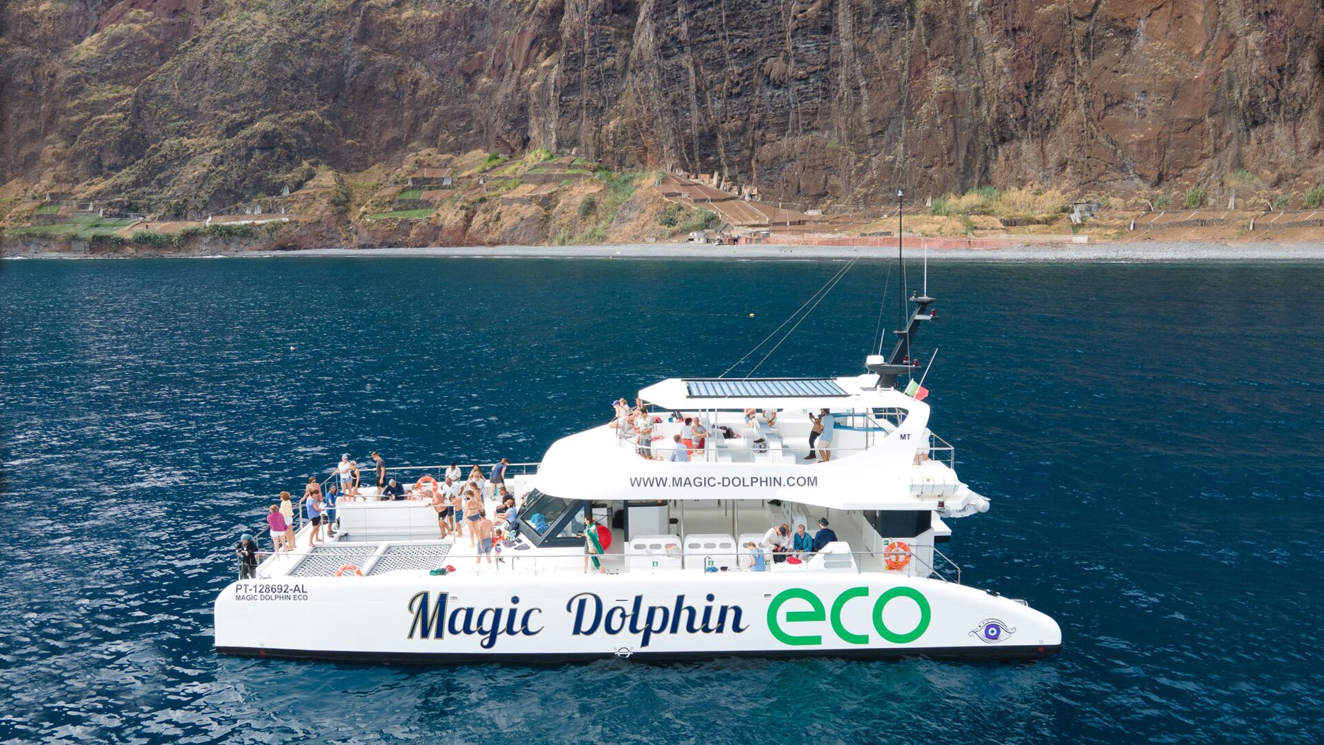 Dolphin magic hot sale boat