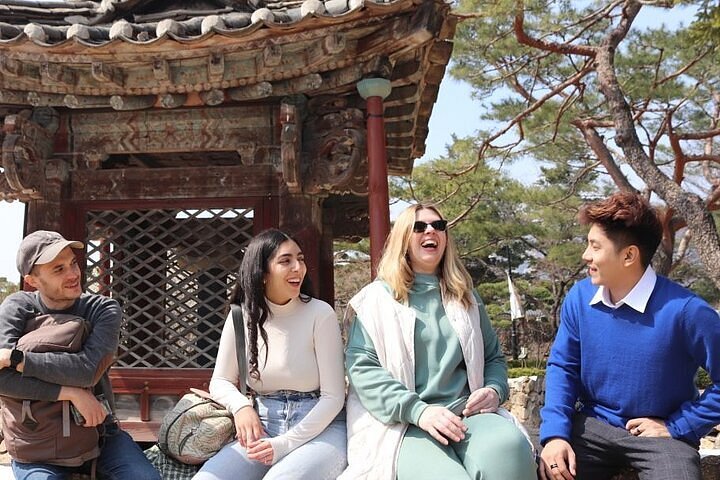 2024 Seoul Highlights & Hidden Gems Tours by Locals: Private +