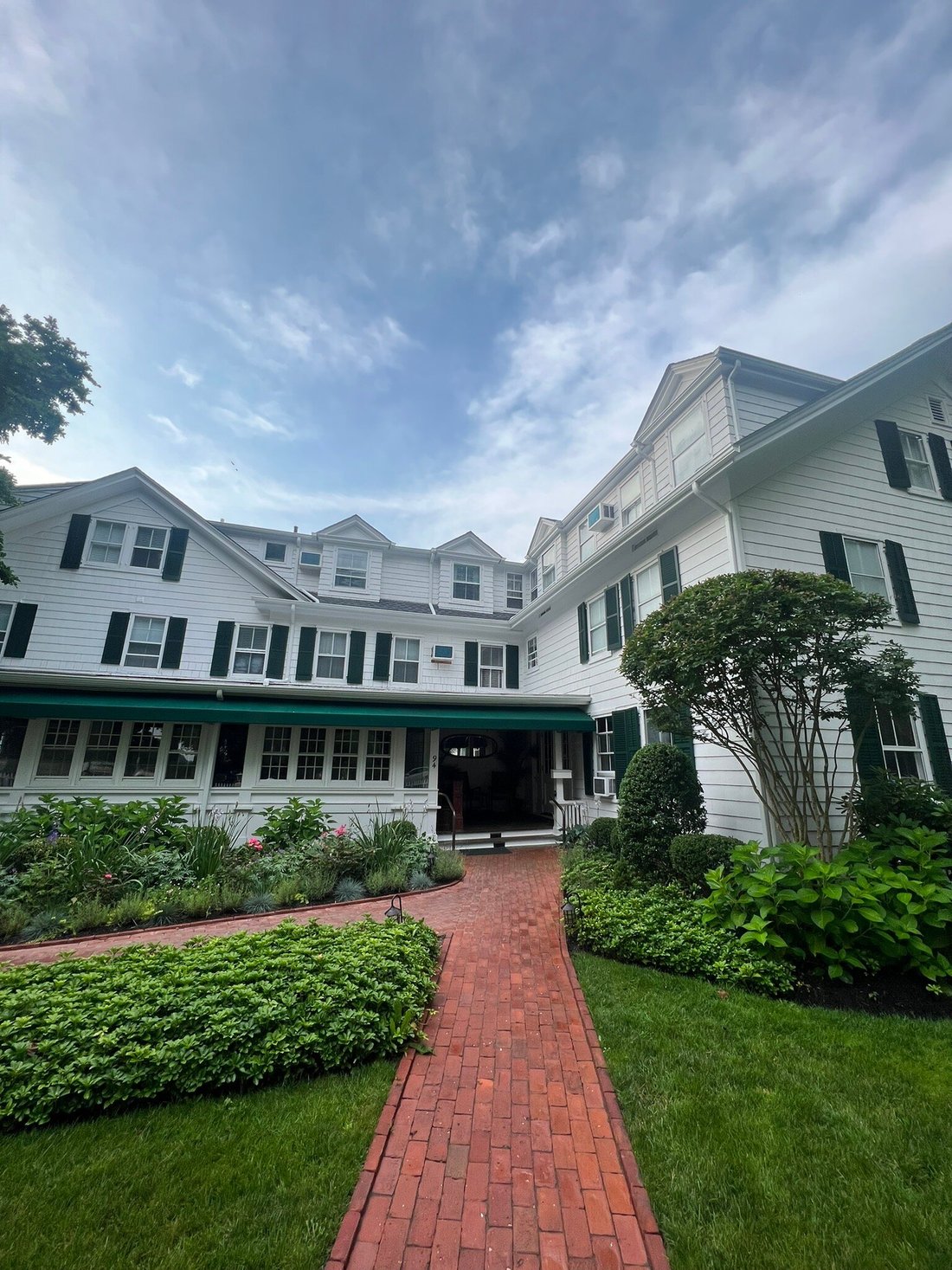 HUNTTING INN - Updated 2024 Prices & B&B Reviews (East Hampton ...