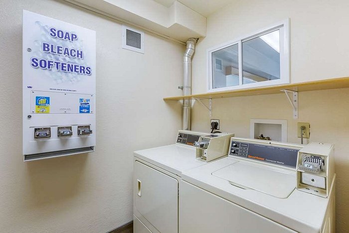 https://dynamic-media-cdn.tripadvisor.com/media/photo-o/29/d1/22/06/guest-laundry-facilities.jpg?w=700&h=-1&s=1