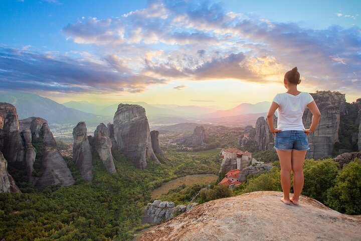 2023 Sunset Tour: Discovering Meteora's Secrets in a Small Group