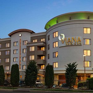 Viana Hotel and Spa, Trademark Collection by Wyndham in Westbury