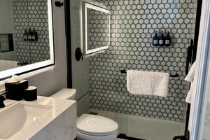 Room & Suite