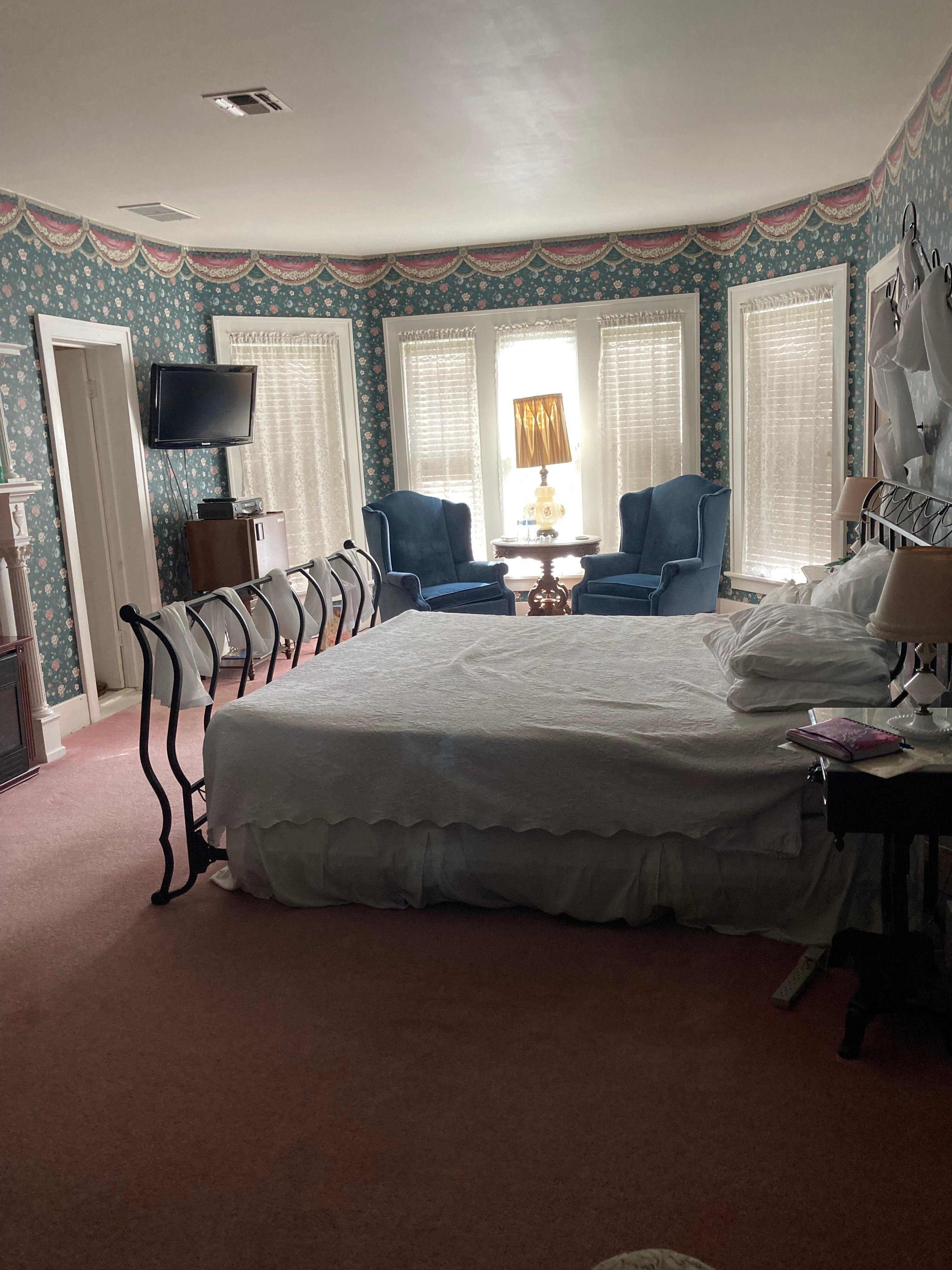 ABILENE'S VICTORIAN INN BED & BREAKFAST - Updated 2024 B&B Reviews (KS)