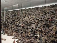 «Нет могилы, к которой я могла бы прийти»: зачем в XXI веке сохранять Освенцим