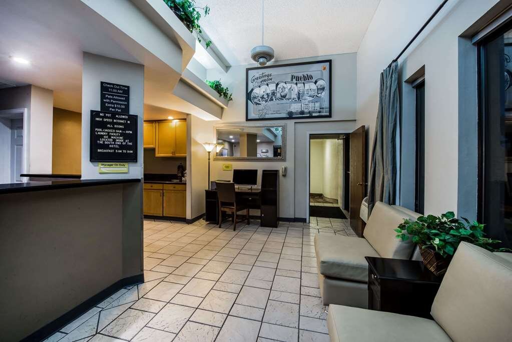 SUPER 8 BY WYNDHAM PUEBLO Motel Reviews Photos Rate Comparison   Lobby 