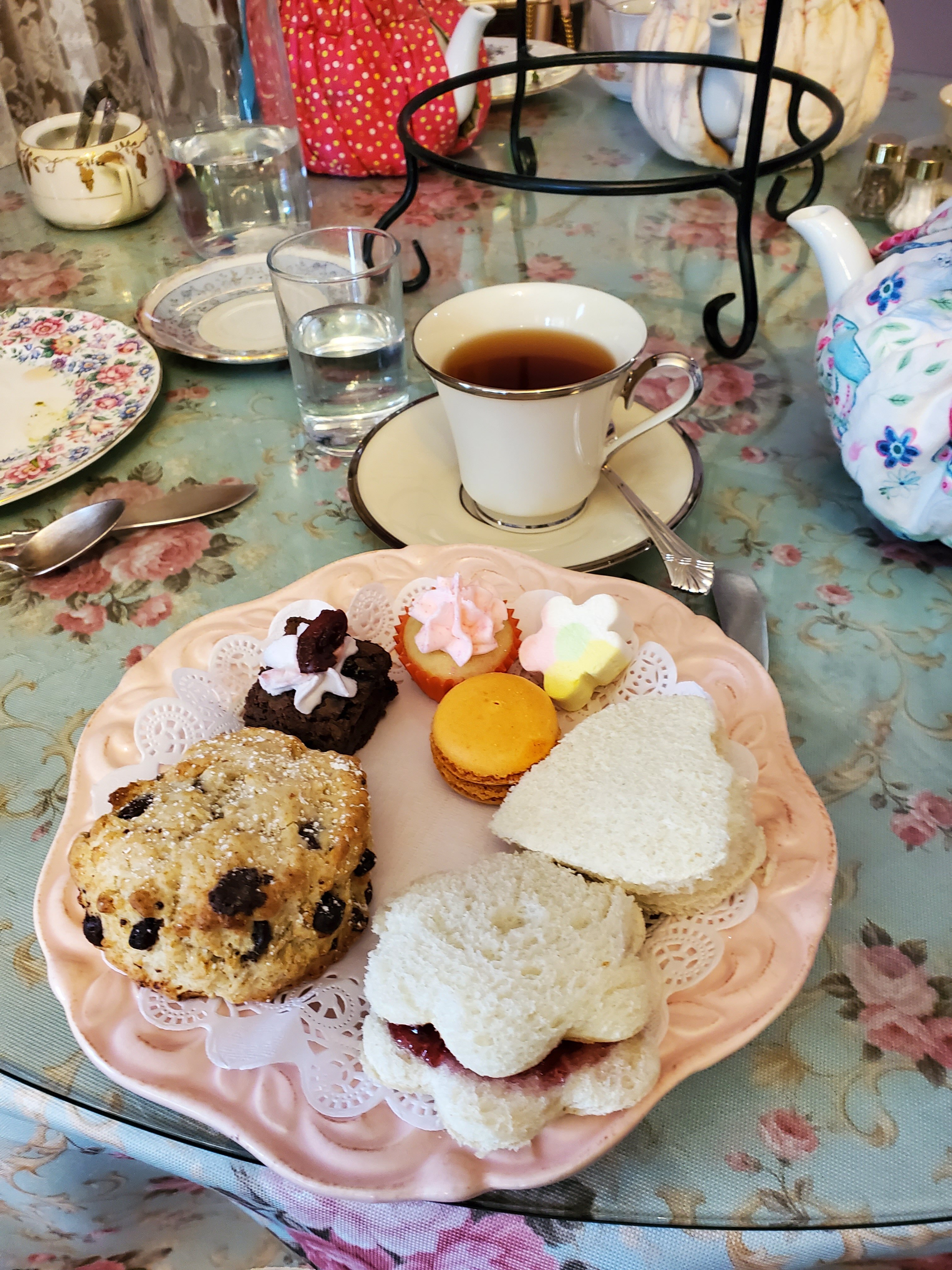 THE MATHIS HOUSE AT 600 MAIN, A BED & BREAKFAST AND VICTORIAN TEA ROOM ...