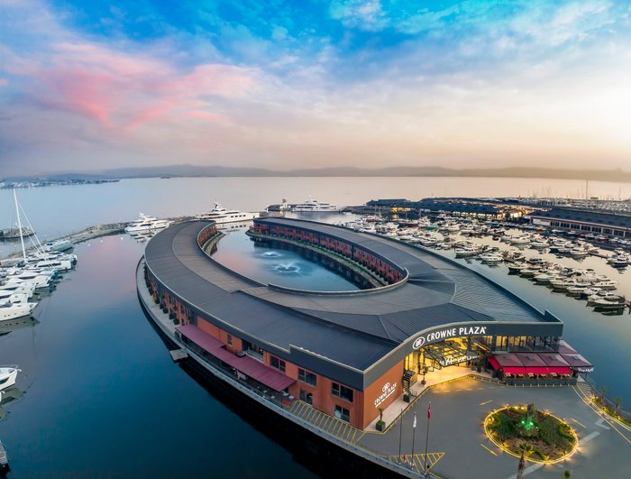 Imagen 2 de Crowne Plaza Istanbul Tuzla Viaport Marina, an IHG Hotel