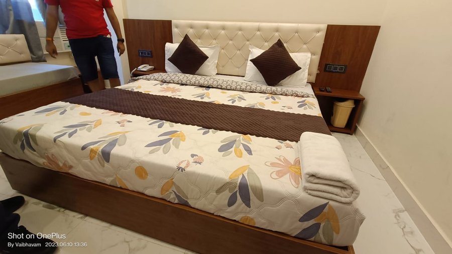 Room photo, very nicely maintained