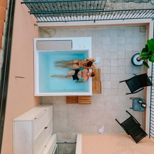 terrazza con mini piscina idromassaggio riscaltata