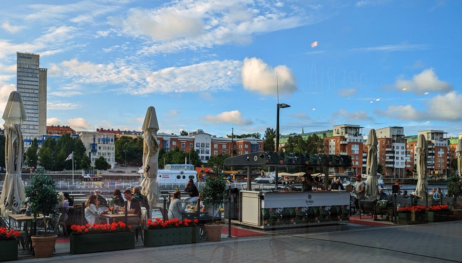 Beautiful summer evening at Gradi Italian Restaurant in Hammarby Sjöstad. Welcome to our world!