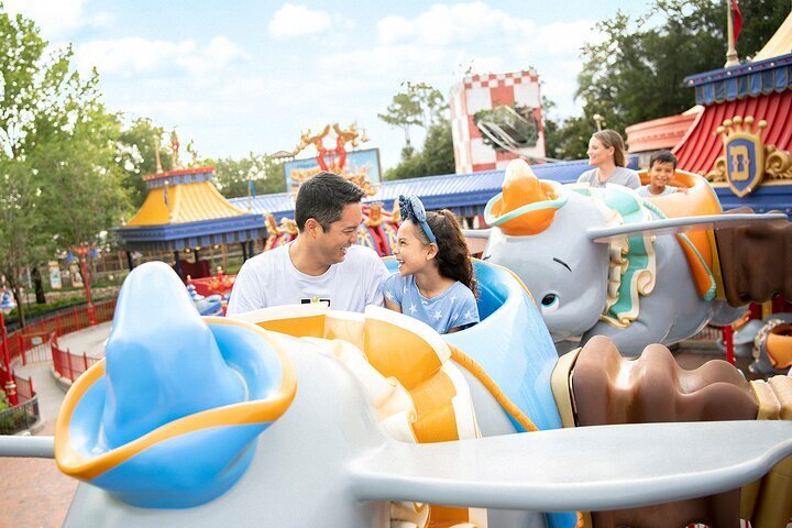 Disney World is looking for actors & comedians for Tomorrowland's 'Monsters  Inc. Laugh Floor' attraction - Disney Dining