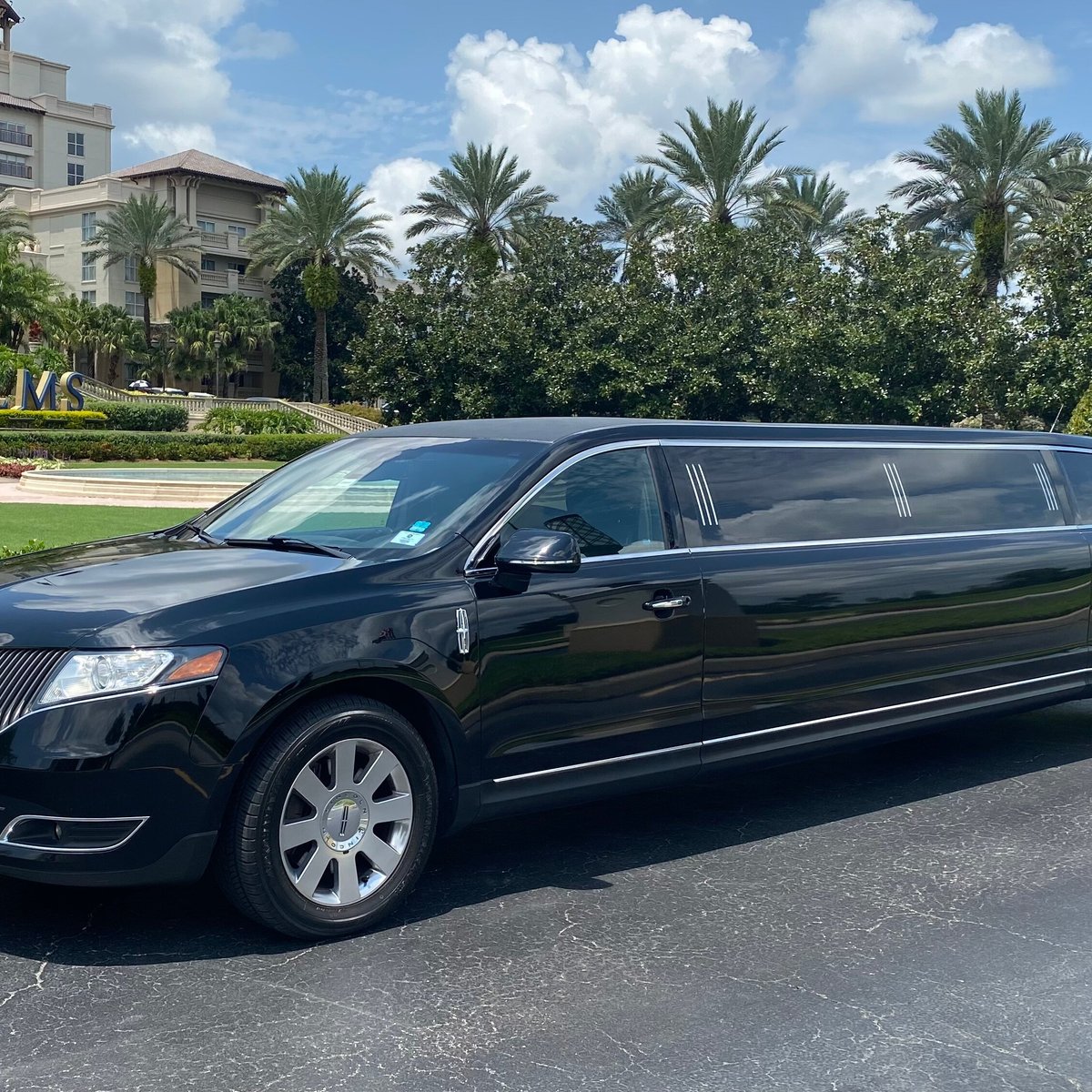 Theme Park Transportation - 1st Coast Limousines