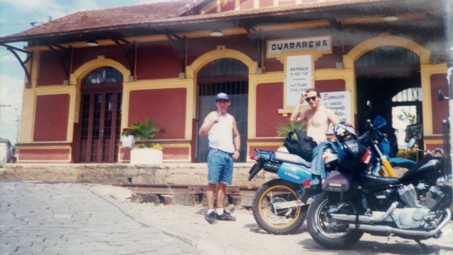 Mas fomos de moto