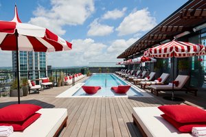 Pool & Beach