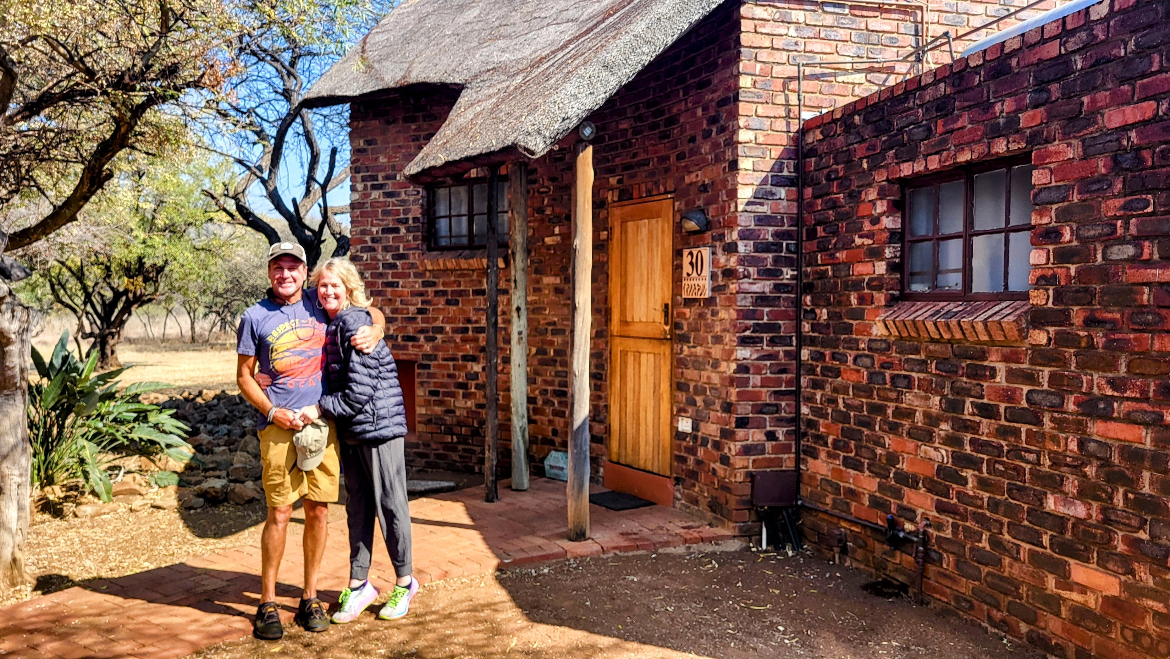 GOLDEN LEOPARD - MANYANE RESORT (Pilanesberg National Park, Zuid-Afrika ...