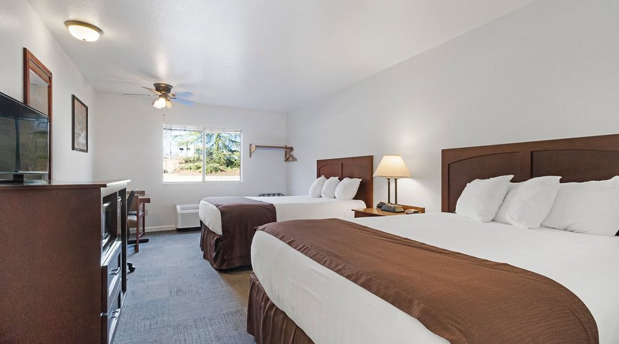 Double Queen Room