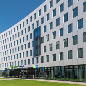 Best hotel to stay few minutes away from the Hauptbanhof Station.