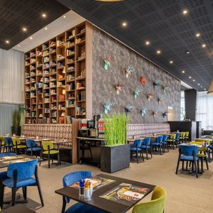 The Twelve is an urban restaurant in the European Quarter. It takes its name from the number of stars in the European Union flag. We serve a varied and healthy breakfast every morning. At our restaurant, you can also enjoy a tasty and seasonal lunch and dinner every weekday.