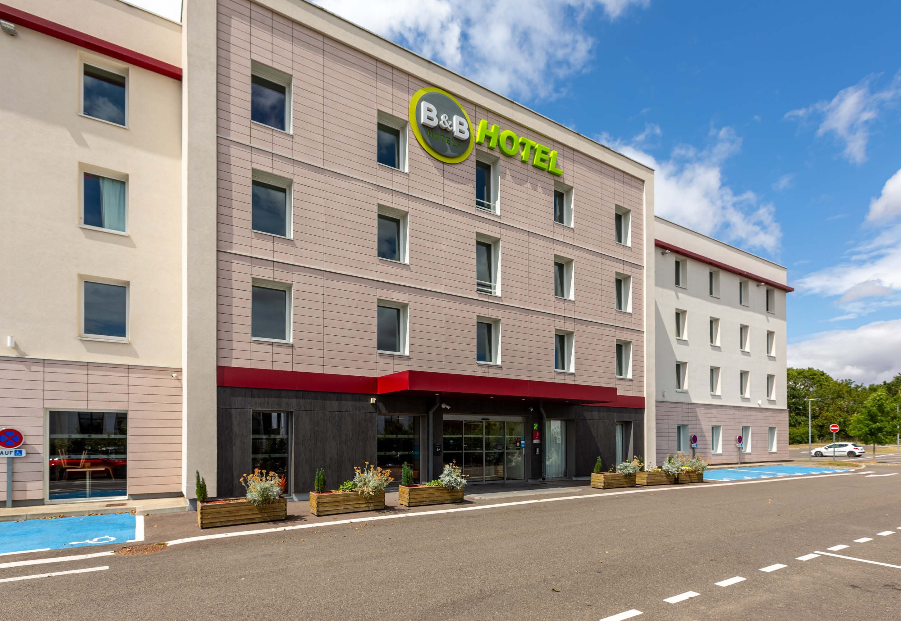 B&B HOTEL CHARTRES OCÉANE - Updated 2024 Prices & Reviews (France)